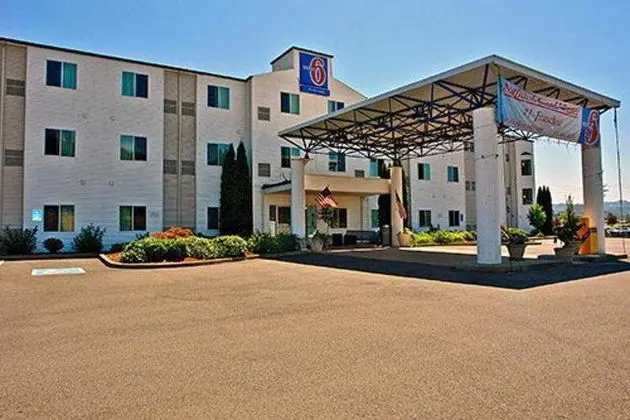 Motel 6 Roseburg