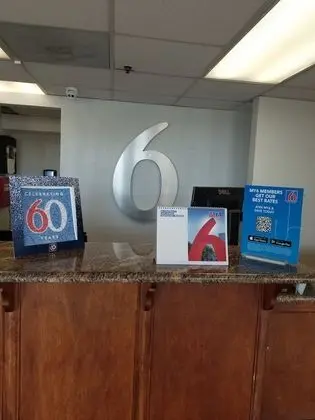 Motel 6 Sacramento, CA - Natomas - Lobi