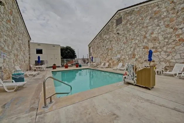 Motel 6-San Antonio Downtown - Havuz
