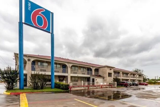 Motel 6 San Antonio-Splashtown