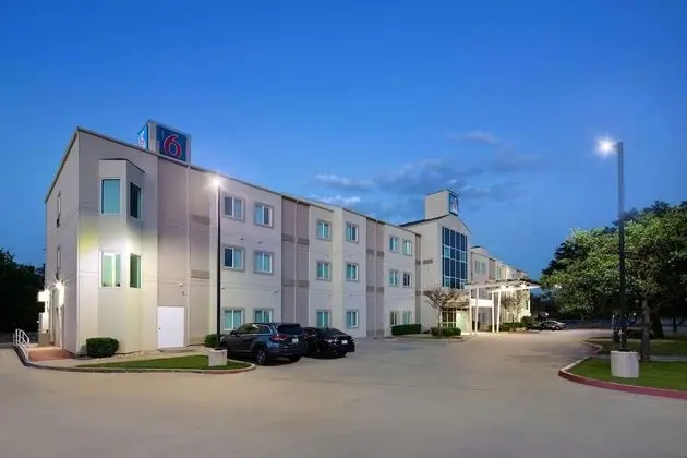 Motel 6 San Antonio, TX - Airport - Dış Mekan