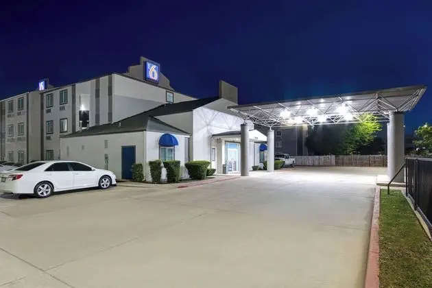 Motel 6 San Antonio, TX - South - Dış Mekan