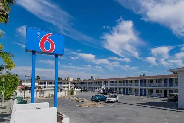 Motel 6 San Bernardino, CA - Downtown - Dış Mekan