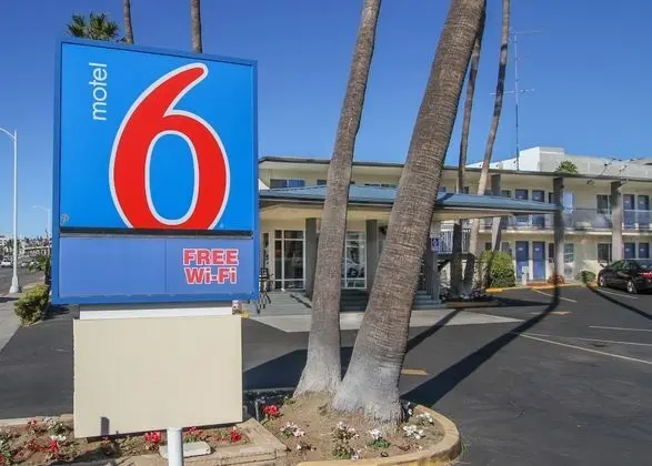 Motel 6 San Diego Airport - Harbor - Dış Mekan