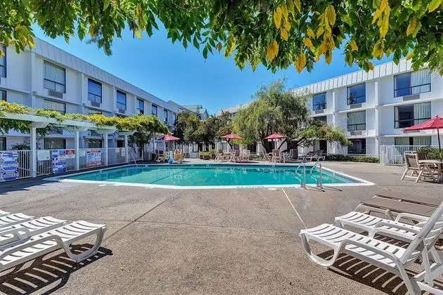 Motel 6 San Francisco Belmont