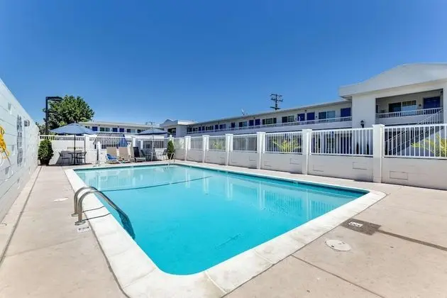 Motel 6 San Jose, CA - Convention Center - Havuz