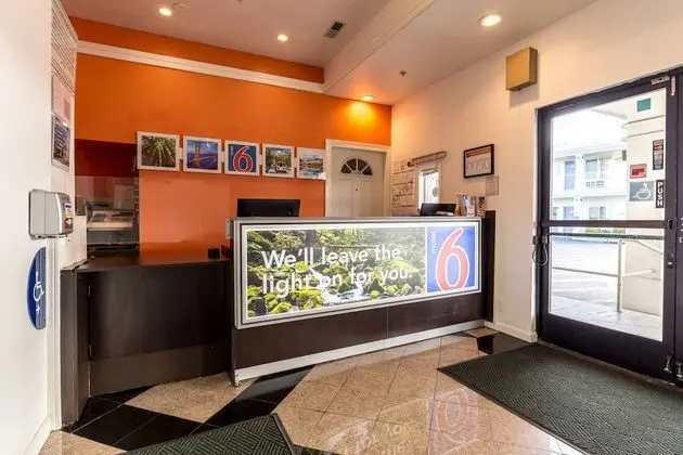 Motel 6 San Rafael, CA - Lobi