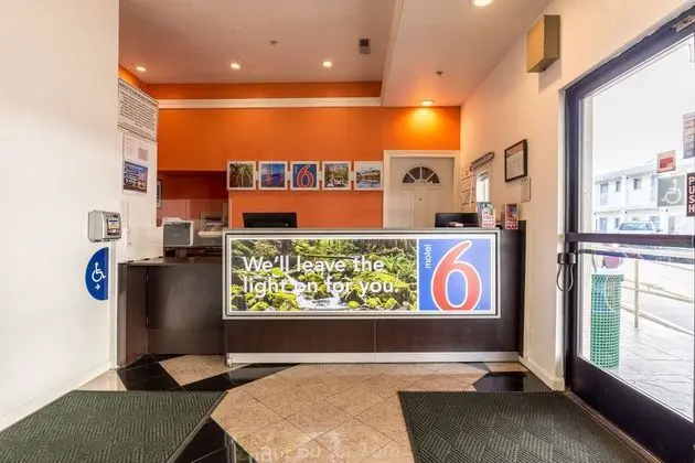 Motel 6 San Rafael, CA - Lobi