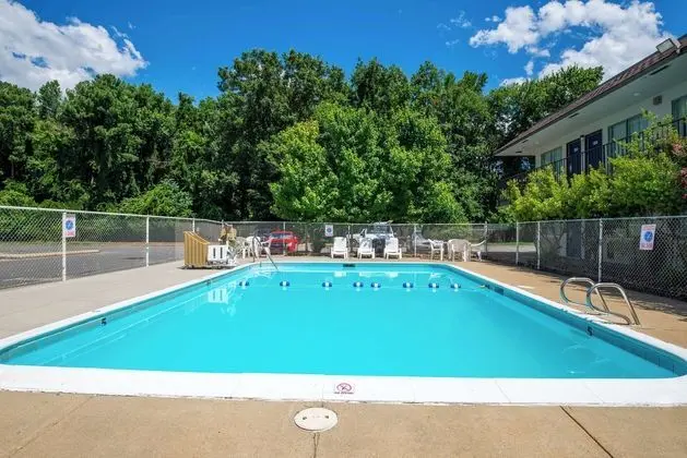 Motel 6 Sandston, VA - Richmond, Va - Havuz