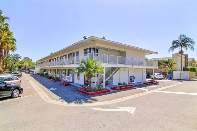 Motel 6 Santa Barbara - State Street