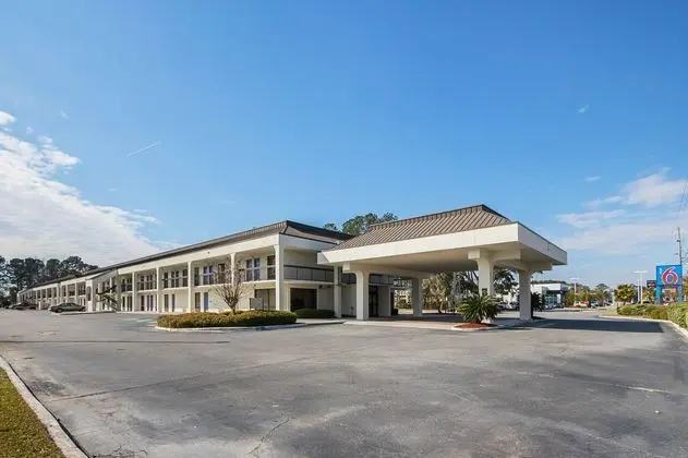 Motel 6 Savannah Midtown - Dış Mekan