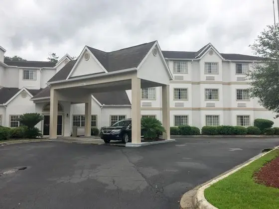 Motel 6 Savannah - South