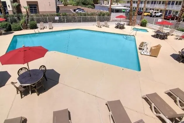 Motel 6 Scottsdale - Havuz