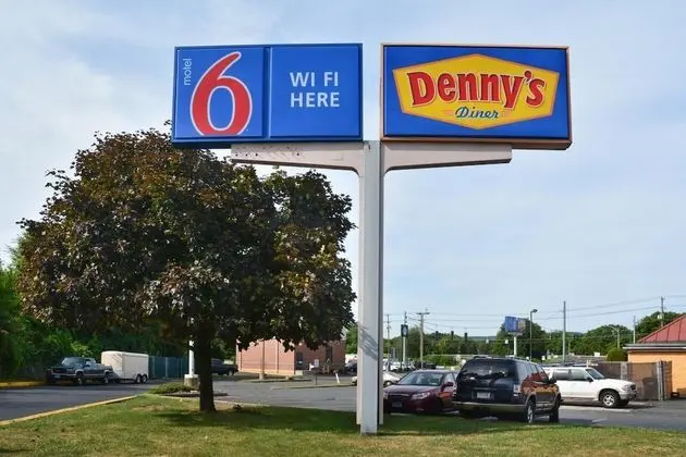 Motel 6 Southington, CT - Hartford - Dış Mekan