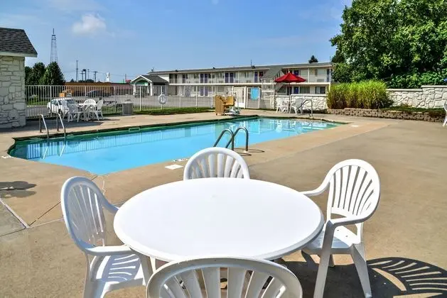 Motel 6 St Joseph