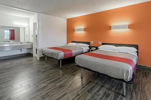 Motel 6 Staunton, VA - Oda