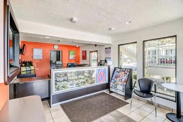 Motel 6 Stockton, CA - North - Lobi