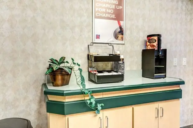 Motel 6 Stony Plain, AB - Lobi