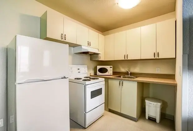 Motel 6 Stony Plain, AB - Mutfak