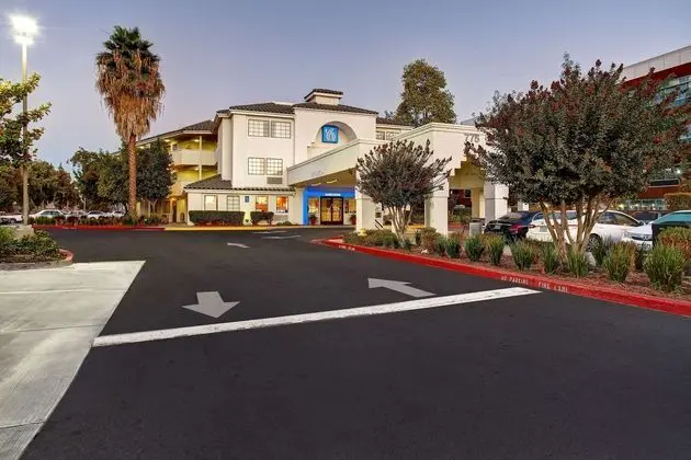Motel 6 Sunnyvale North - Dış Mekan