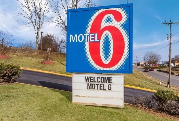 Motel 6 Suwanee, GA - Gwinnett Center - Dış Mekan