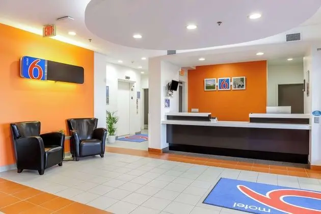 Motel 6 Swift Current, SK - Lobi