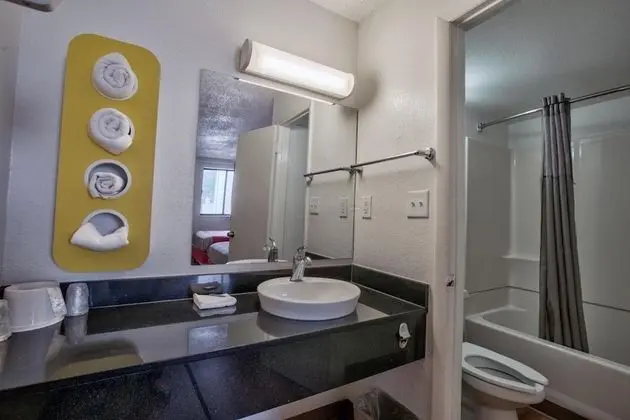 Motel 6 Tallahassee, FL - Banyo Tipleri
