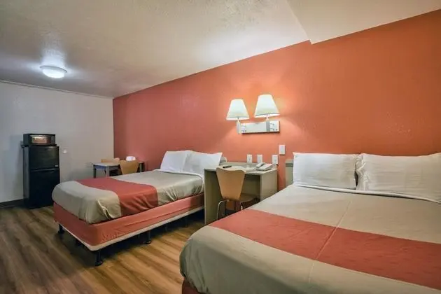 Motel 6 Tallahassee, FL - Oda