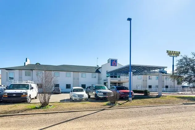 Motel 6 Terrell, TX - Dış Mekan