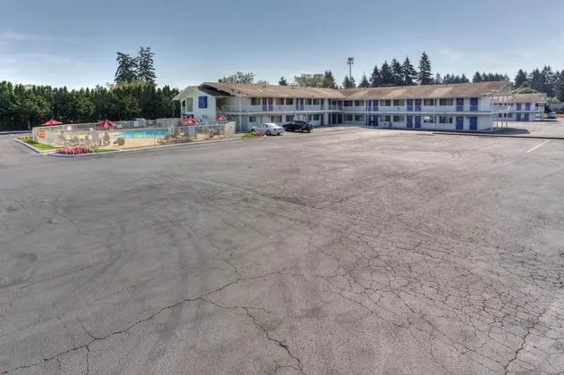 Motel 6 Tigard, OR - Portland South - Lake Oswego - Dış Mekan