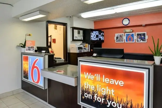 Motel 6 Toledo - Lobi