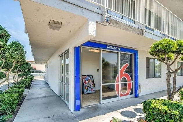 Motel 6 Tracy, CA - Dış Mekan