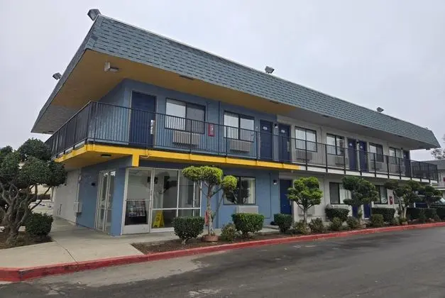 Motel 6 Tracy, CA - Dış Mekan