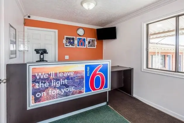 Motel 6 Tremonton, UT - Lobi