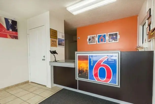 Motel 6 Troy, OH - Lobi