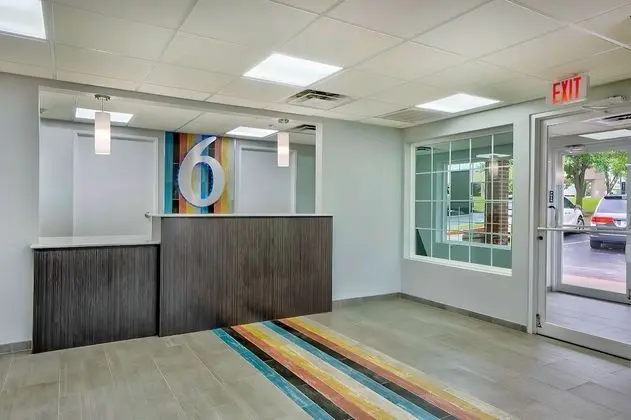 Motel 6 Tulsa, OK - CENTRAL - Lobi