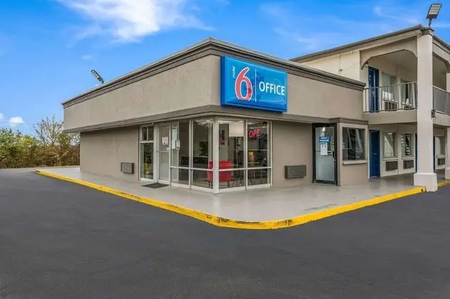Motel 6 Tupelo, MS - Downtown - Dış Mekan