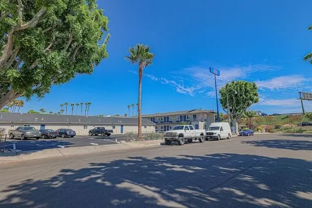 Motel 6 Tustin, CA – Orange County