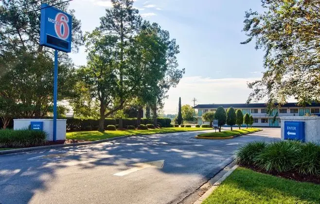 Motel 6 Valdosta - University - 1