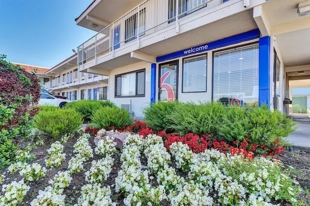 Motel 6 Vallejo, CA - Six Flags West - Dış Mekan