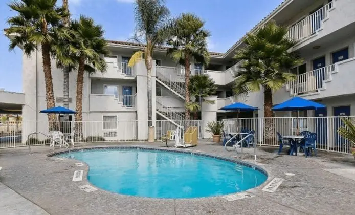 Motel 6 Ventura South - Havuz