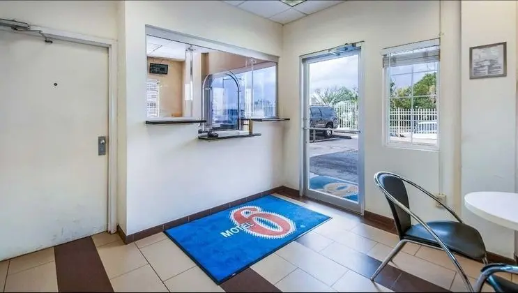 Motel 6 Washington, DC - Convention Center - Lobi