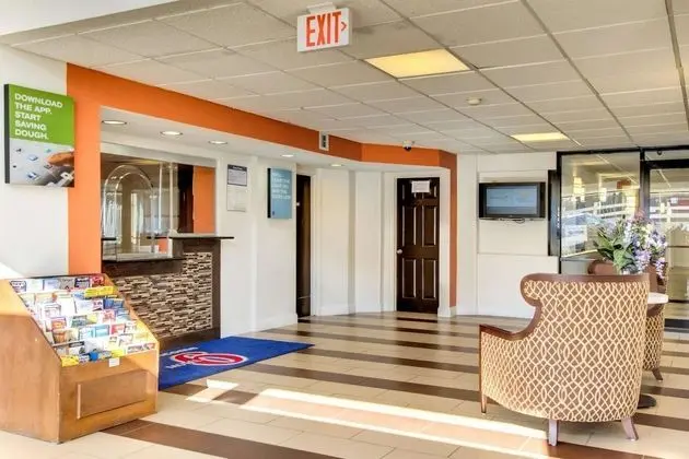 Motel 6 Washington, DC - Lobi