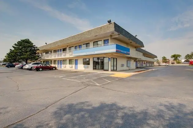 Motel 6 Wichita, KS - Dış Mekan