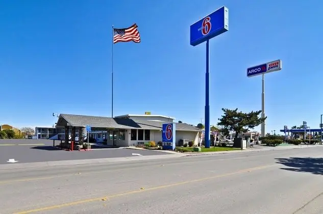 Motel 6 Willows, CA