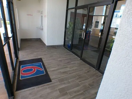 Motel 6 Winslow, AZ - Lobi