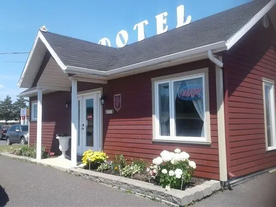 Motel Cabano-Relais - 1