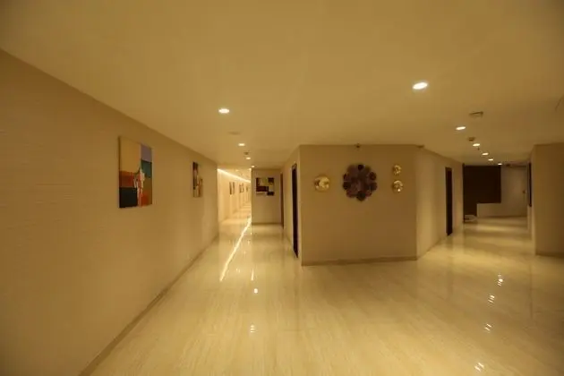 M Crown Hotel