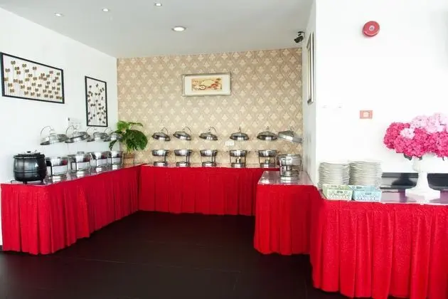 M DESIGN HOTEL SHAMELIN PERKASA - Yerinde Yemek