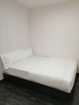 M Design Hotel Taman Pertama - Oda